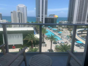 Luxury apartment- Hyde Beach House Resort
